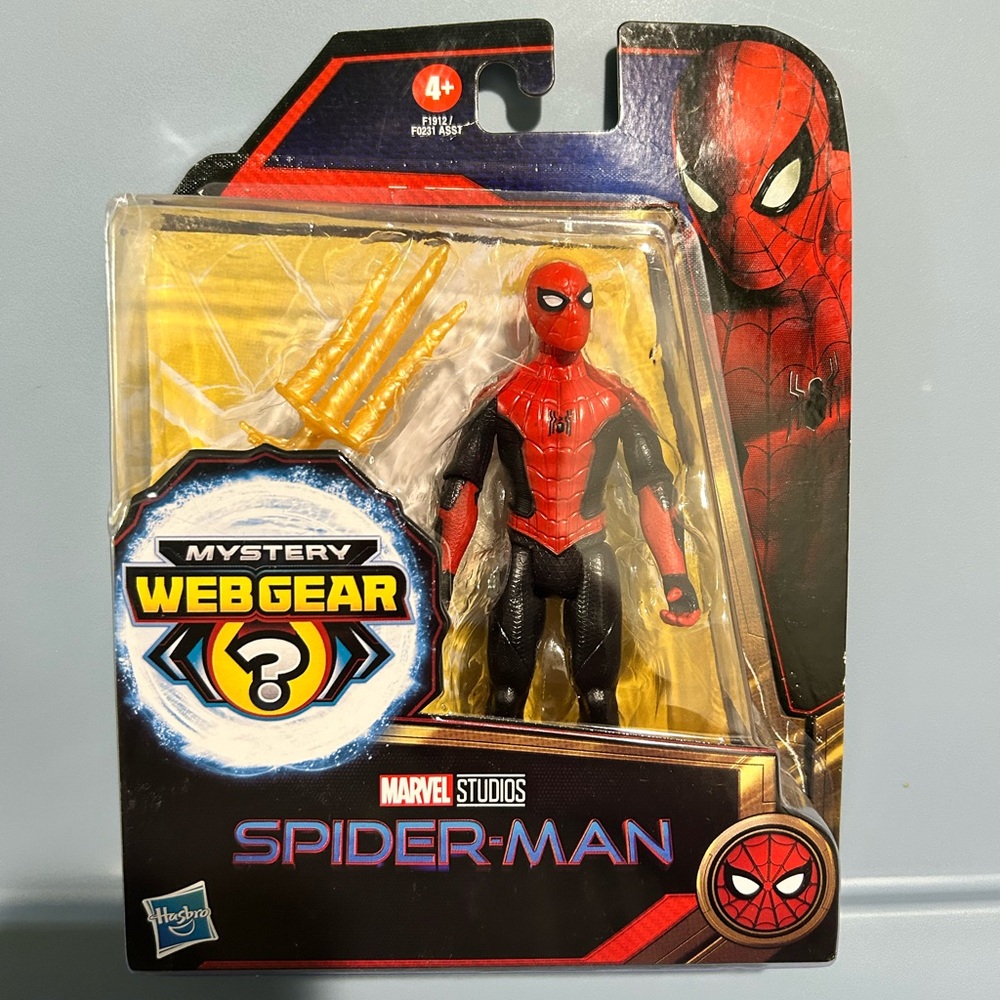 Marvel Spider-Man Action Figure with Gold Web Accessory - Red & Black